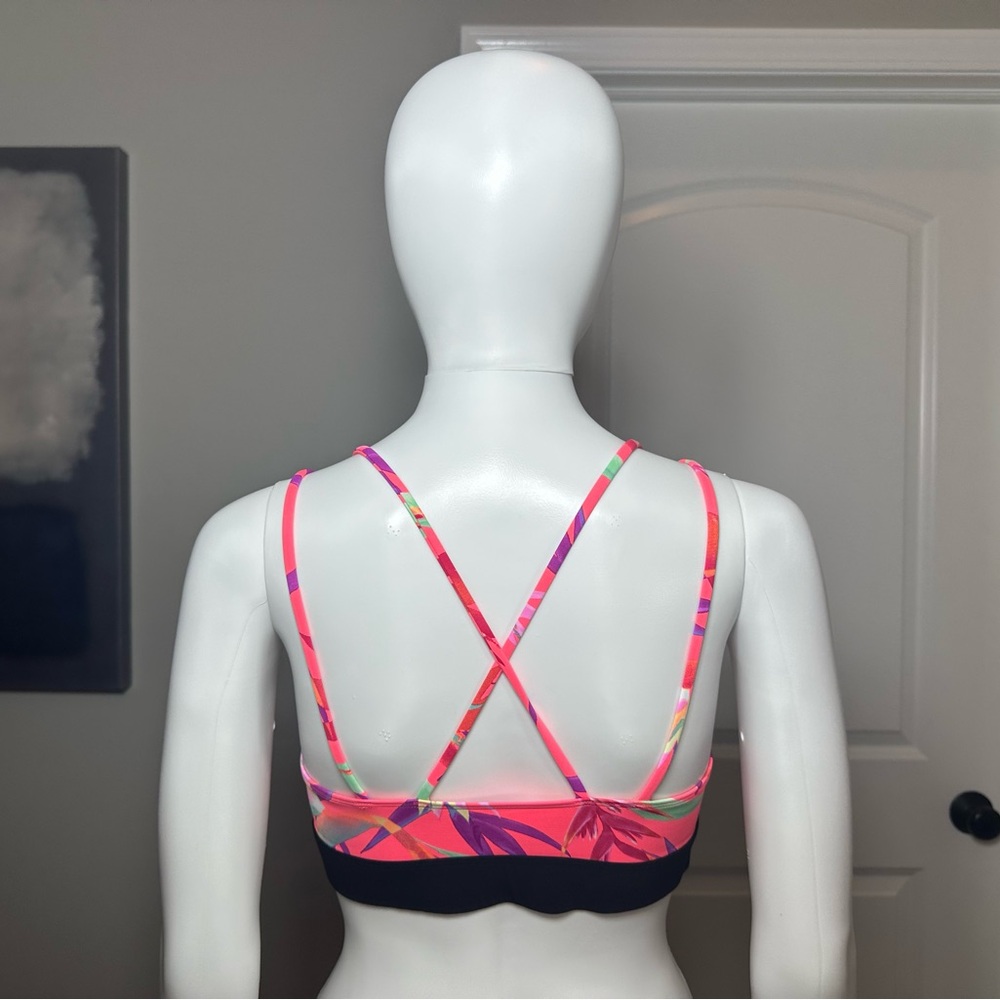 PINK Victoria’s Secret Ultimate Strappy Printed Sports Bra - Picture 4 of 5